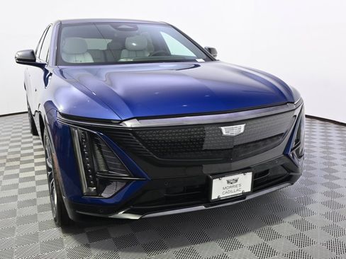 New 2025 Cadillac Lyriq Sport image 9