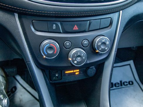 Used 2020 Chevrolet Trax LS image 18