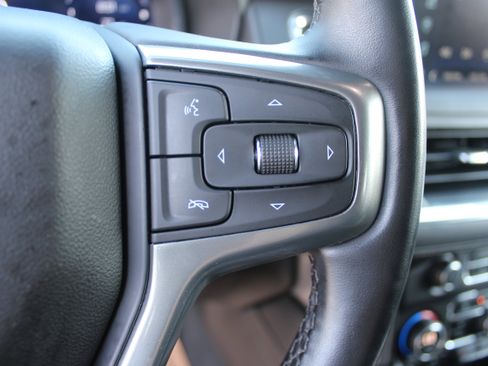 Used 2023 Chevrolet Suburban LT image 21