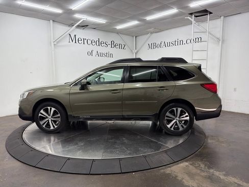 Used 2018 Subaru Outback 3.6R Limited AWD/4WD image 4