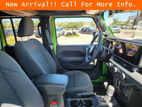 Used 2025 Jeep Wrangler Unlimited Rubicon w/ Safety Group AWD/4WD image 11
