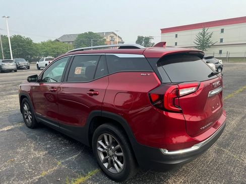 Used 2022 GMC Terrain SLT w/ Infotainment Package II FWD image 4