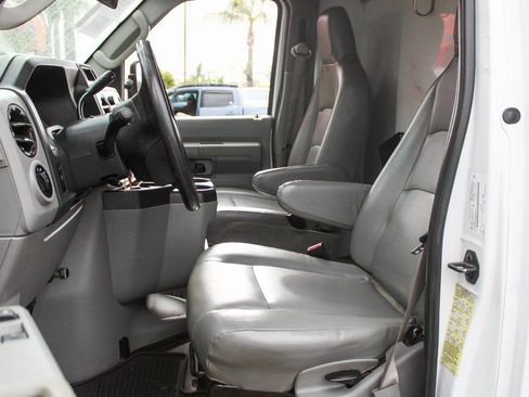 Used 2014 Ford E-350 and Econoline 350 Super Duty w/ Power Windows & Locks Group image 18