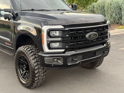 Used 2023 Ford F350 Lariat w/ Lariat Ultimate Package AWD/4WD image 3