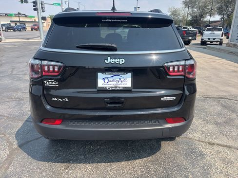 Used 2024 Jeep Compass Latitude AWD/4WD image 7