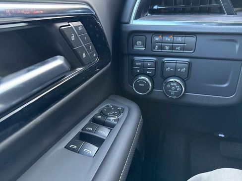 New 2026 Chevrolet Suburban Premier image 32