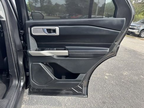 Used 2020 Ford Explorer Limited w/ Class III Trailer Tow Package image 12