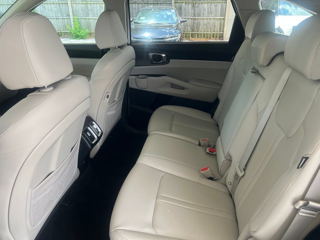 Certified 2024 Kia Sorento S w/ Panoramic Sunroof Package FWD image 9