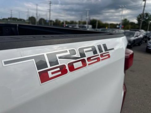 Used 2024 Chevrolet Silverado 1500 LT Trail Boss w/ Convenience Package II AWD/4WD image 13