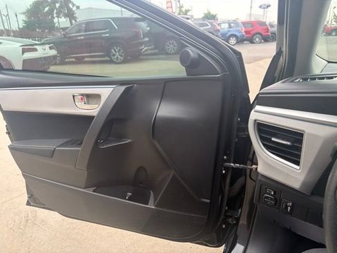 Used 2015 Toyota Corolla LE FWD image 25