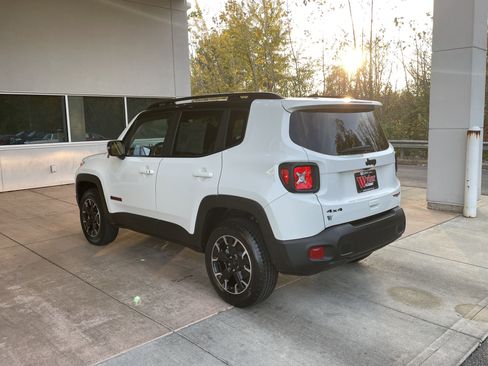 Used 2023 Jeep Renegade Trailhawk image 20