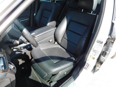 Used 2016 Mercedes-Benz E 350 4MATIC Sedan image 8