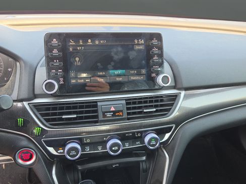 Used 2019 Honda Accord Sport image 10