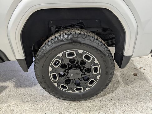 Used 2023 GMC Sierra 2500 Denali AWD/4WD image 13