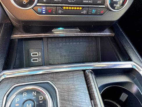 Used 2018 Ford Expedition Limited w/ Equipment Group 302A AWD/4WD image 16
