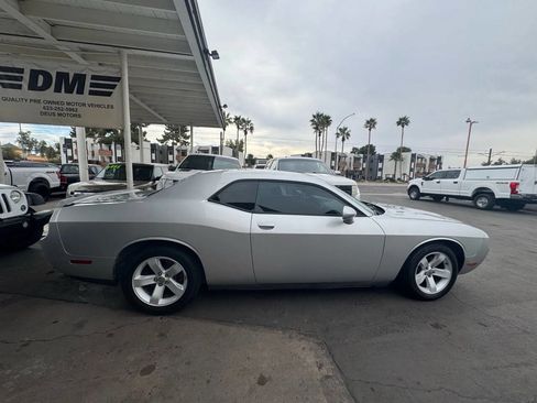 Used 2012 Dodge Challenger R/T image 3