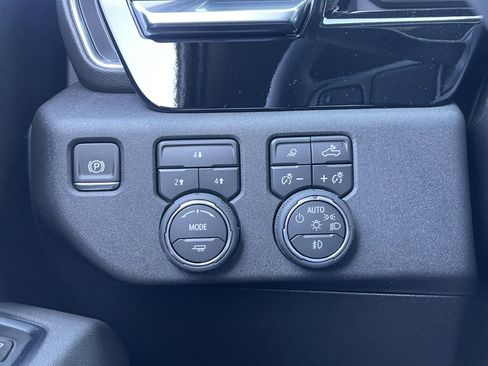 New 2026 Chevrolet Silverado 2500 LT w/ Z71 Chrome Sport Edition AWD/4WD image 33