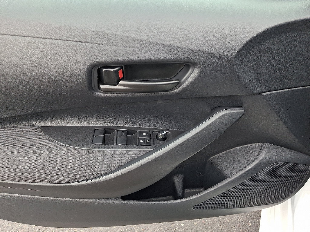 Used 2026 Toyota Corolla LE FWD image 13
