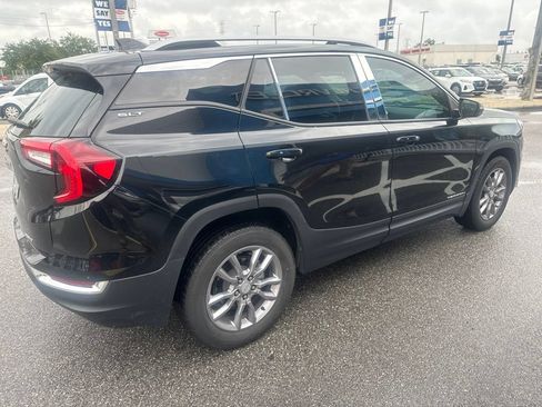 Used 2022 GMC Terrain SLT w/ LPO, Floor Liner Package AWD/4WD image 5