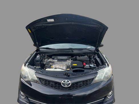 Used 2012 Toyota Camry SE FWD image 13