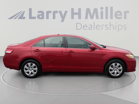Used 2010 Toyota Camry FWD image 6