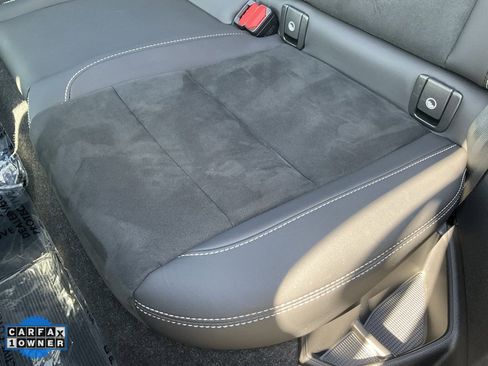 Used 2023 Volvo XC40 Recharge Plus image 28