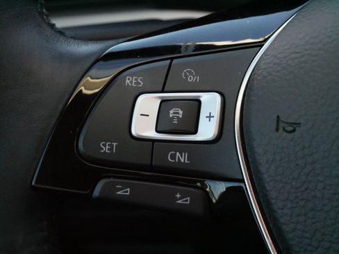 Used 2020 Volkswagen Passat 2.0T SE w/ Sunroof Package image 25