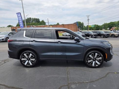 Used 2025 Mitsubishi Outlander SE AWD/4WD image 12