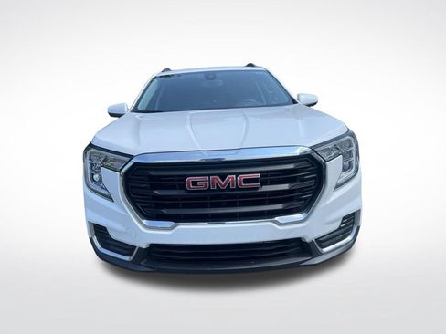 Used 2024 GMC Terrain SLE w/ Driver Convenience Package FWD image 15