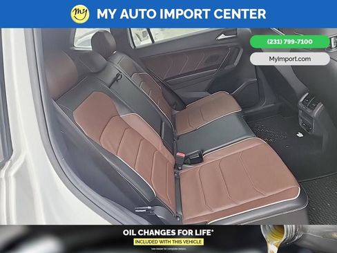 Used 2022 Volkswagen Tiguan SEL R-Line image 9