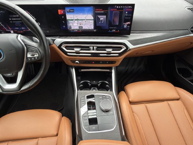 Used 2023 BMW 330e xDrive AWD/4WD image 18