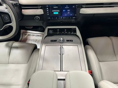 Used 2025 Lincoln Navigator Reserve image 37