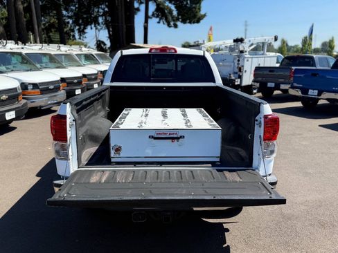 Used 2013 Toyota Tundra 4x4 Double Cab w/ Tow Pkg image 9