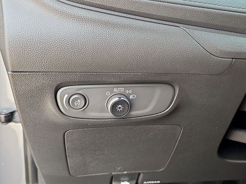 Used 2025 Buick Encore GX Preferred AWD/4WD image 21