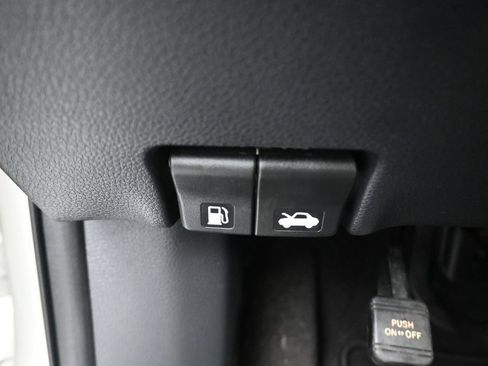 Used 2017 Nissan Rogue SL w/ SL Premium Package AWD/4WD image 29