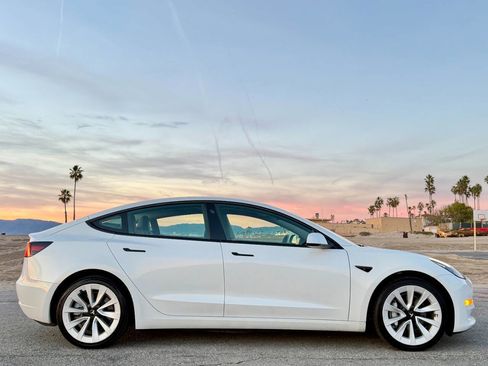 Used 2023 Tesla Model 3 Standard Range image 5