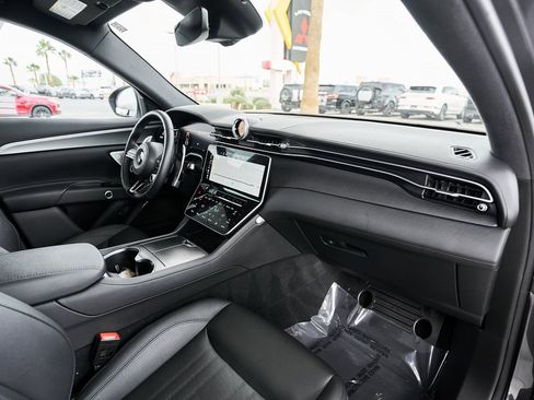 Used 2023 Maserati Grecale GT image 29