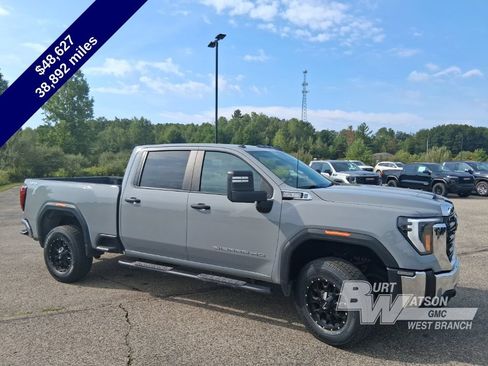 Used 2025 GMC Sierra 2500 Pro w/ Convenience Package AWD/4WD image 9