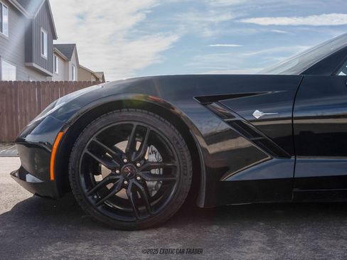 Used 2018 Chevrolet Corvette Stingray Coupe w/ 1LT image 4