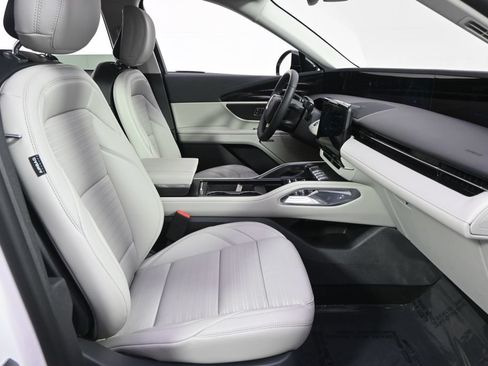 New 2026 Lincoln Nautilus Reserve AWD/4WD image 16