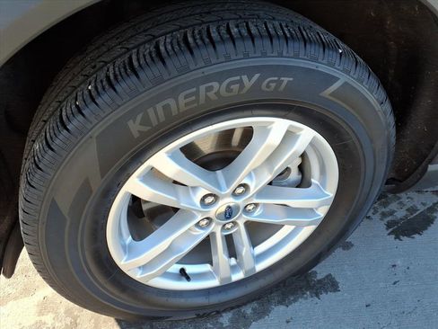 Used 2022 Ford Explorer XLT image 8