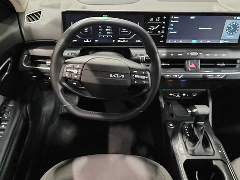 Used 2025 Kia K4 EX image 22