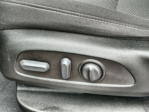 Used 2023 Chevrolet Traverse LT image 14