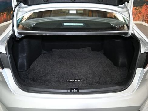 Used 2023 Toyota Corolla LE w/ Carpet Mat Package (TMS) FWD image 44