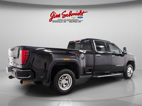 Used 2024 GMC Sierra 3500 Denali image 6