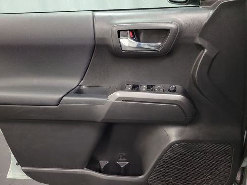 Used 2023 Toyota Tacoma TRD Off-Road image 22