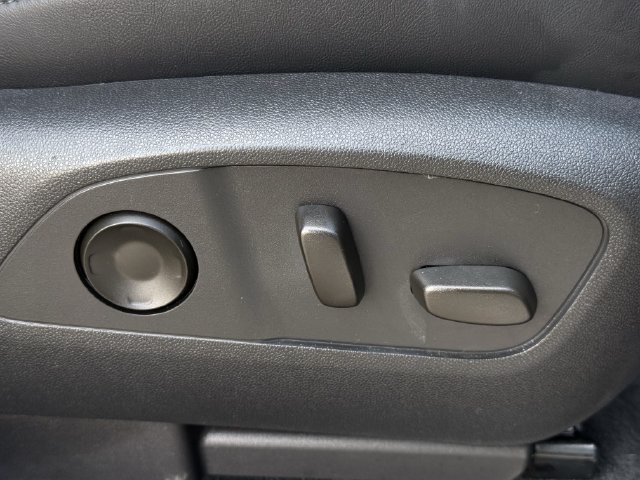 Used 2024 GMC Acadia Elevation FWD image 30