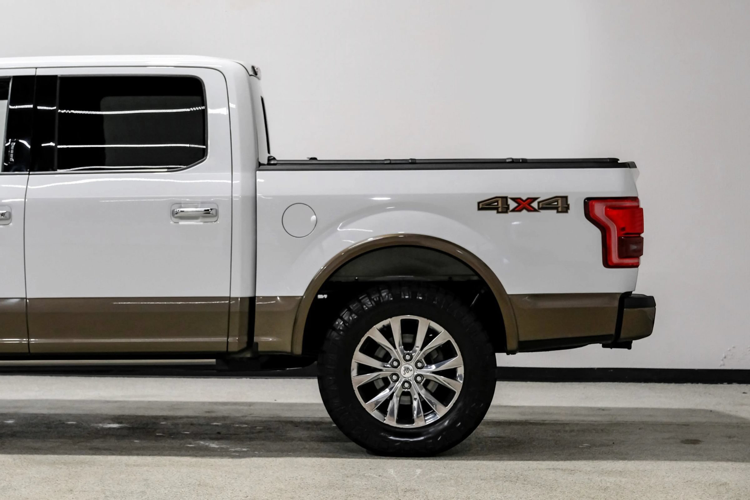 Used 2017 Ford F150 King Ranch w/ Equipment Group 601A Luxury AWD/4WD image 11