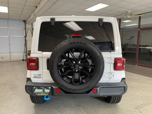 Certified 2024 Jeep Wrangler Unlimited Sahara w/ Safety Group AWD/4WD image 5