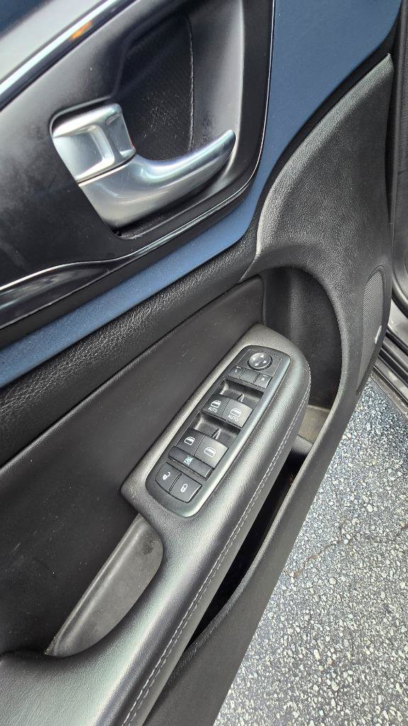 Used 2015 Chrysler 200 S w/ Navigation & Sound Group I AWD/4WD image 18
